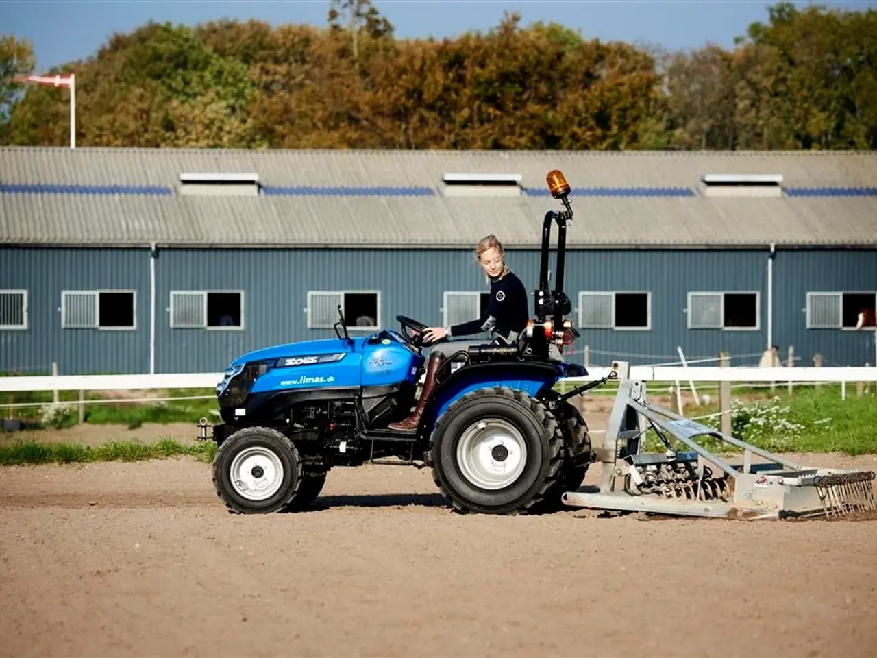 Billede 1 - Solis Ny kompakt traktor til små penge