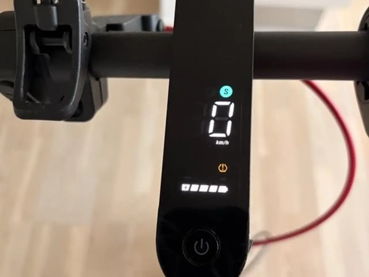 Billede 2 - Xiaomi Electric Scooter 4 Lite til salg, inkl. hel