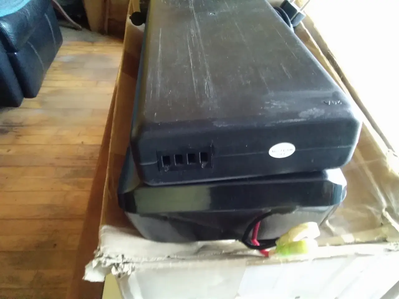 Billede 2 - 36 V 10,4 A Kompl OK Batteri m box osv STK PRIS