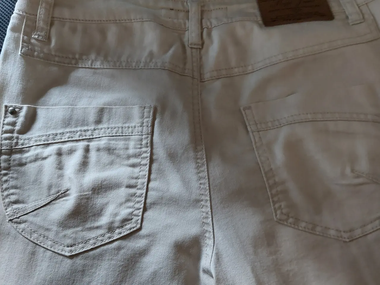 Billede 2 - Pæn Lys Buks "Mapp"Beige farvet 