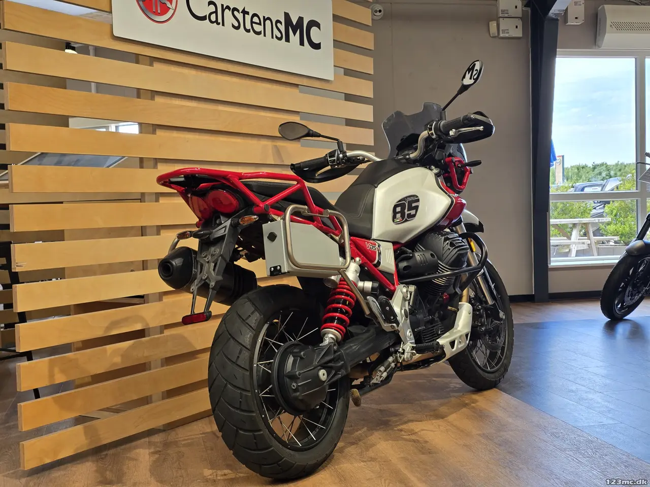 Billede 3 - Moto Guzzi V85 TT Eftermonteret udstyr - 50.000 kr.