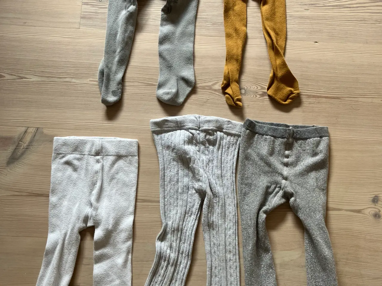 Billede 1 - 4 buksestrømper og et par leggins