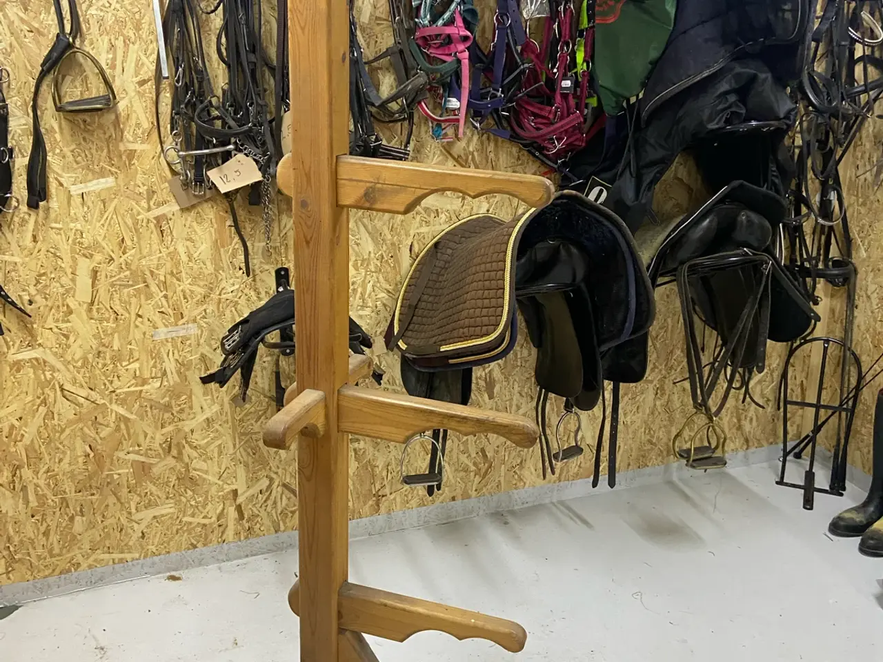 Billede 1 - Sadel-holder. 
