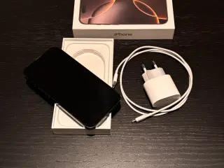 iPhone 14 128GB – 84% batteri – oplader medfølger