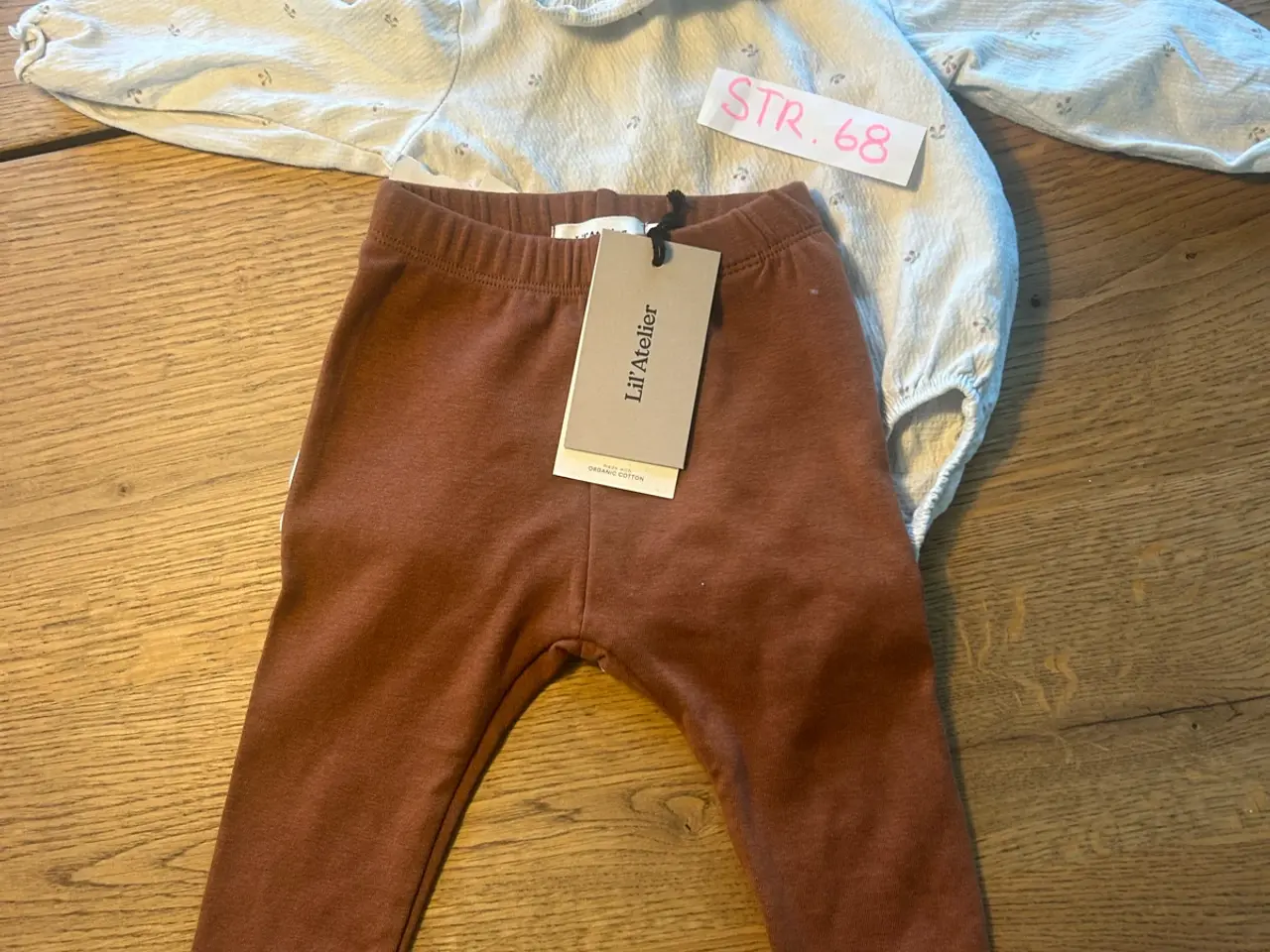 Billede 2 - Babytøj størrelse 68