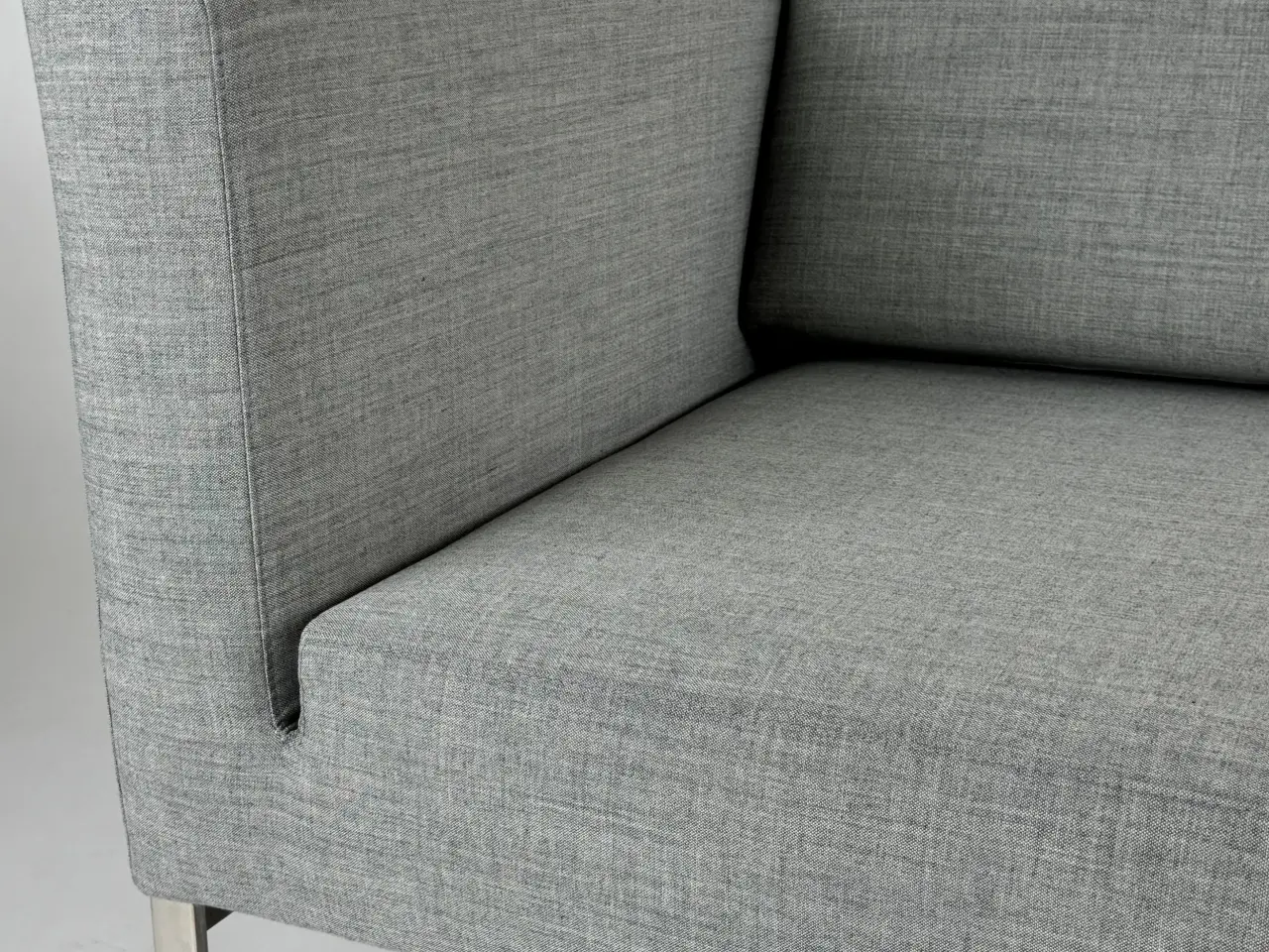 Billede 6 - +HALLE Globe Two Sofa – Grå med Krom Stel