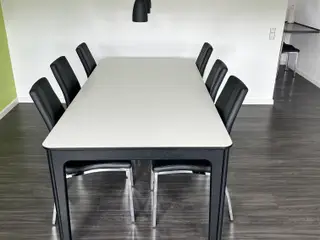 Skovby spisebord med 6 plader til