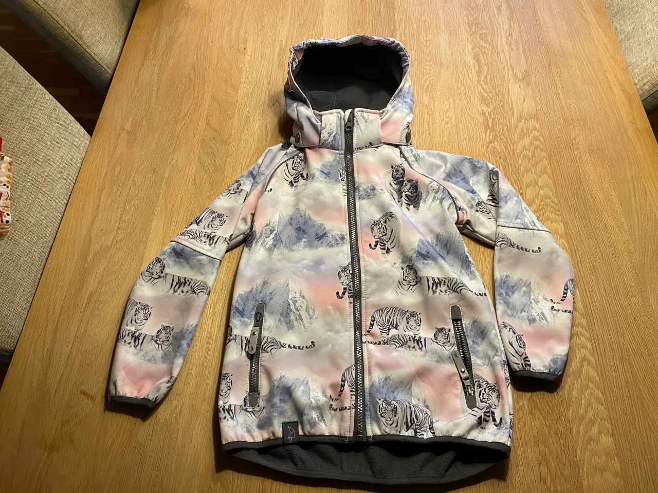 Billede 2 - Softshell jakke str. 122