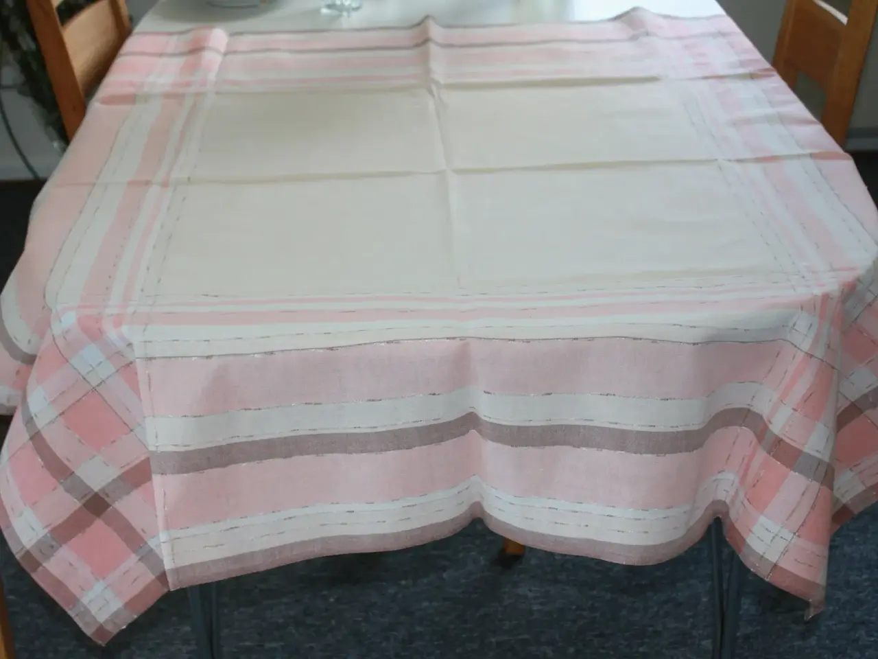 Billede 1 - Lille dug, 122 x 126 cm