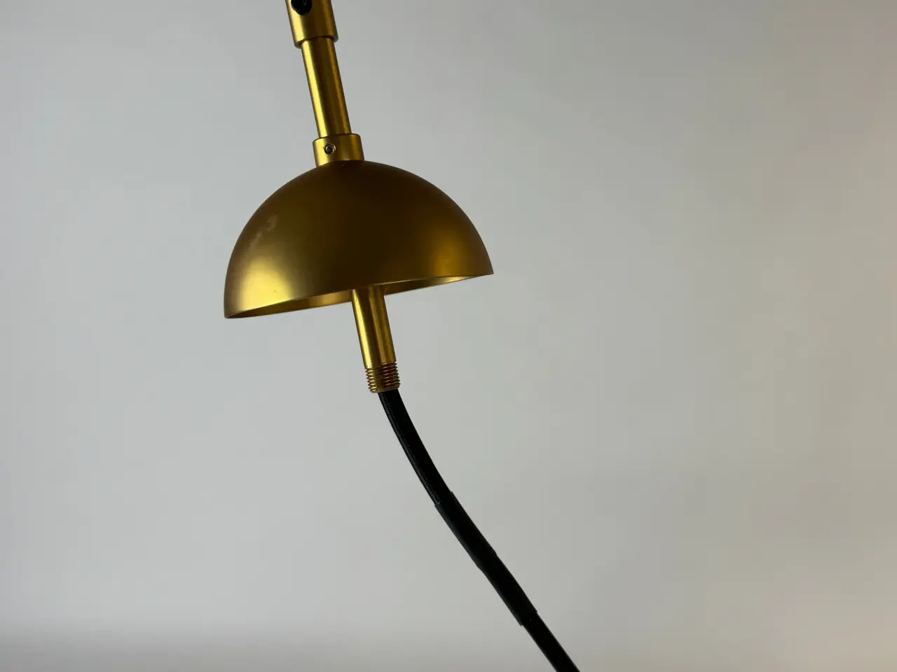 Billede 8 - GUBI Gräshoppa Lampe – Sort H 23 cm