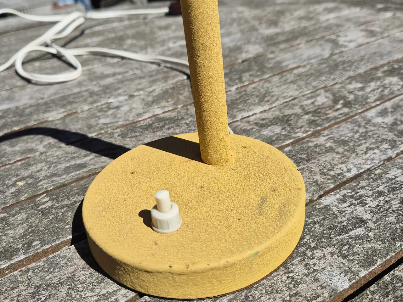 Billede 11 - Gul bordlampe i krympelak 