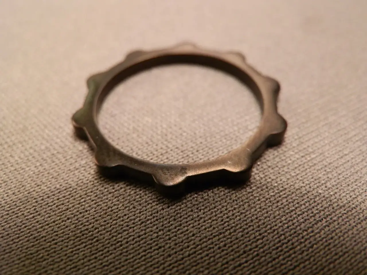 Billede 3 - Cool designerring i sort rustfrit stål