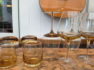 Amber Vinglas og vandglas fra Broste Copenhagen