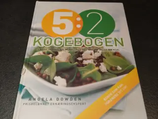 5:2 kogebogen af Angela Dowden