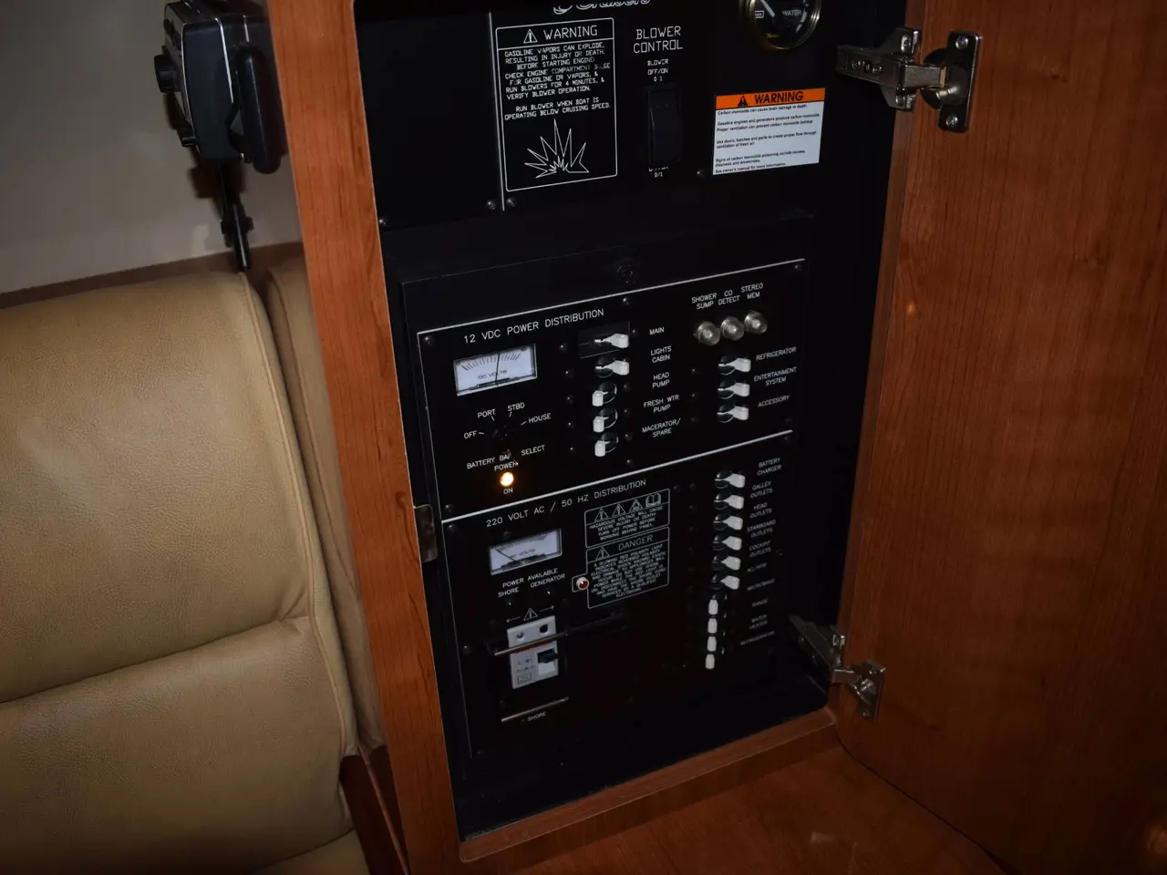 Billede 17 - Cruiser Yachts 300 Express - Twin Volvo Penta D3/Udstyr - DIESEL