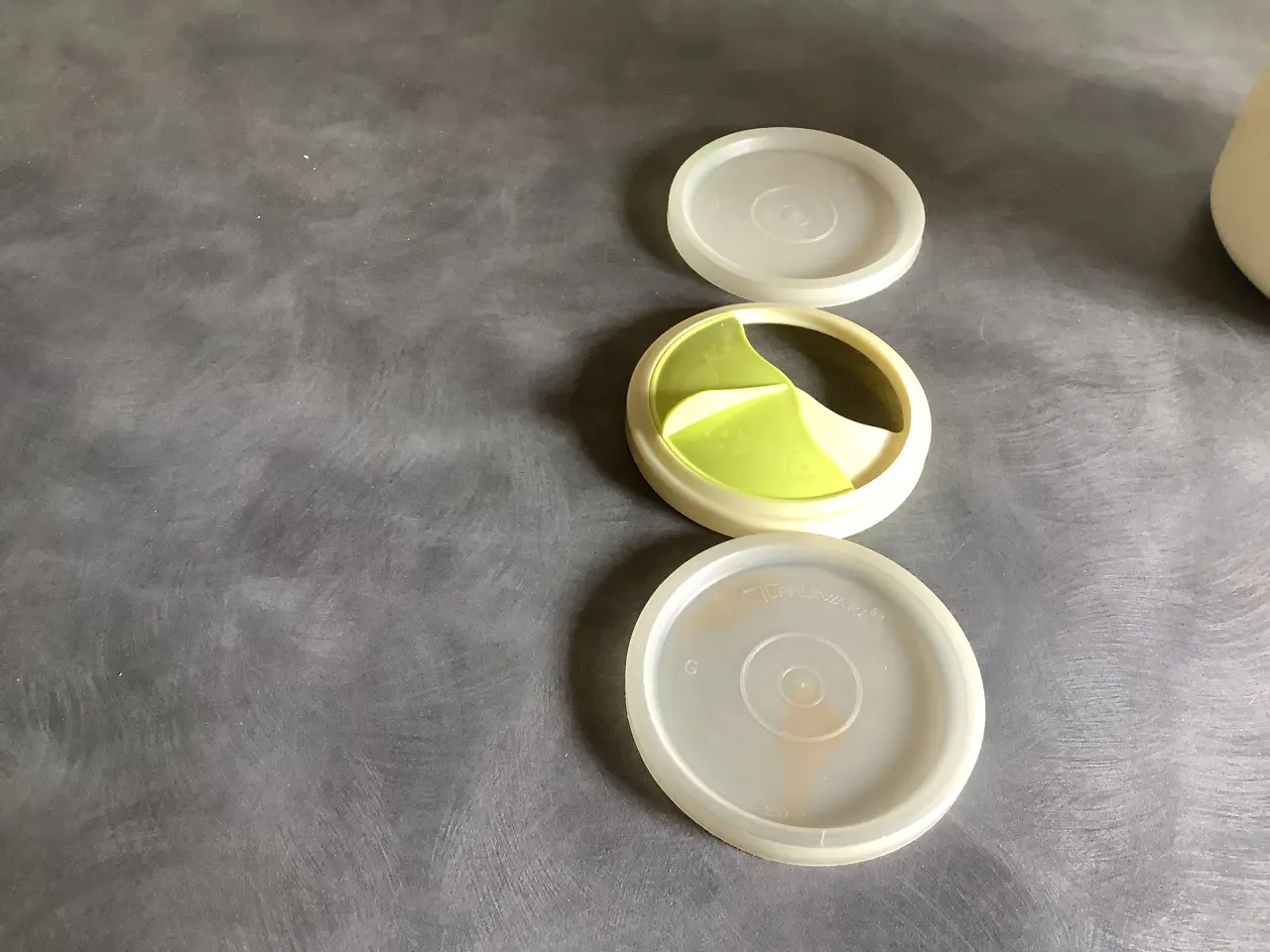 Billede 4 - Tupperware ketchup og sennep bøtter