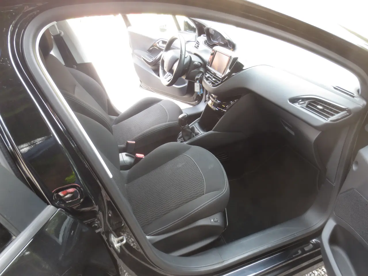 Billede 14 - Peugeot 208 1.6 HDi År 17. Nysynet. 