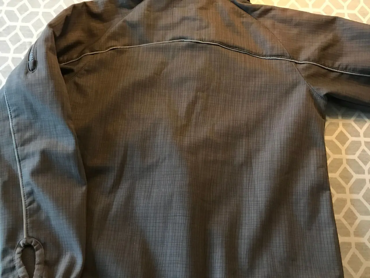 Billede 2 - Super flot windbreaker, str. 128
