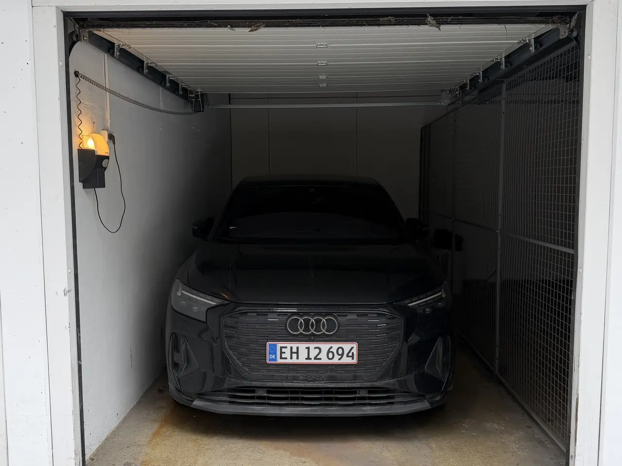 Billede 2 - Parkeringsplads i garage