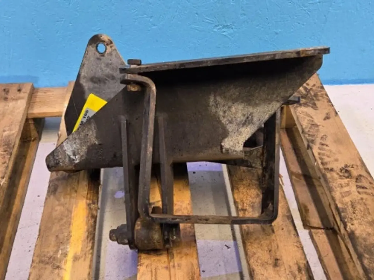 Billede 5 - New Holland TM165 Beslag L. 82018502