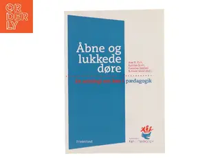 Åbne og lukkede døre : en antologi om køn i pædagogik (Bog)