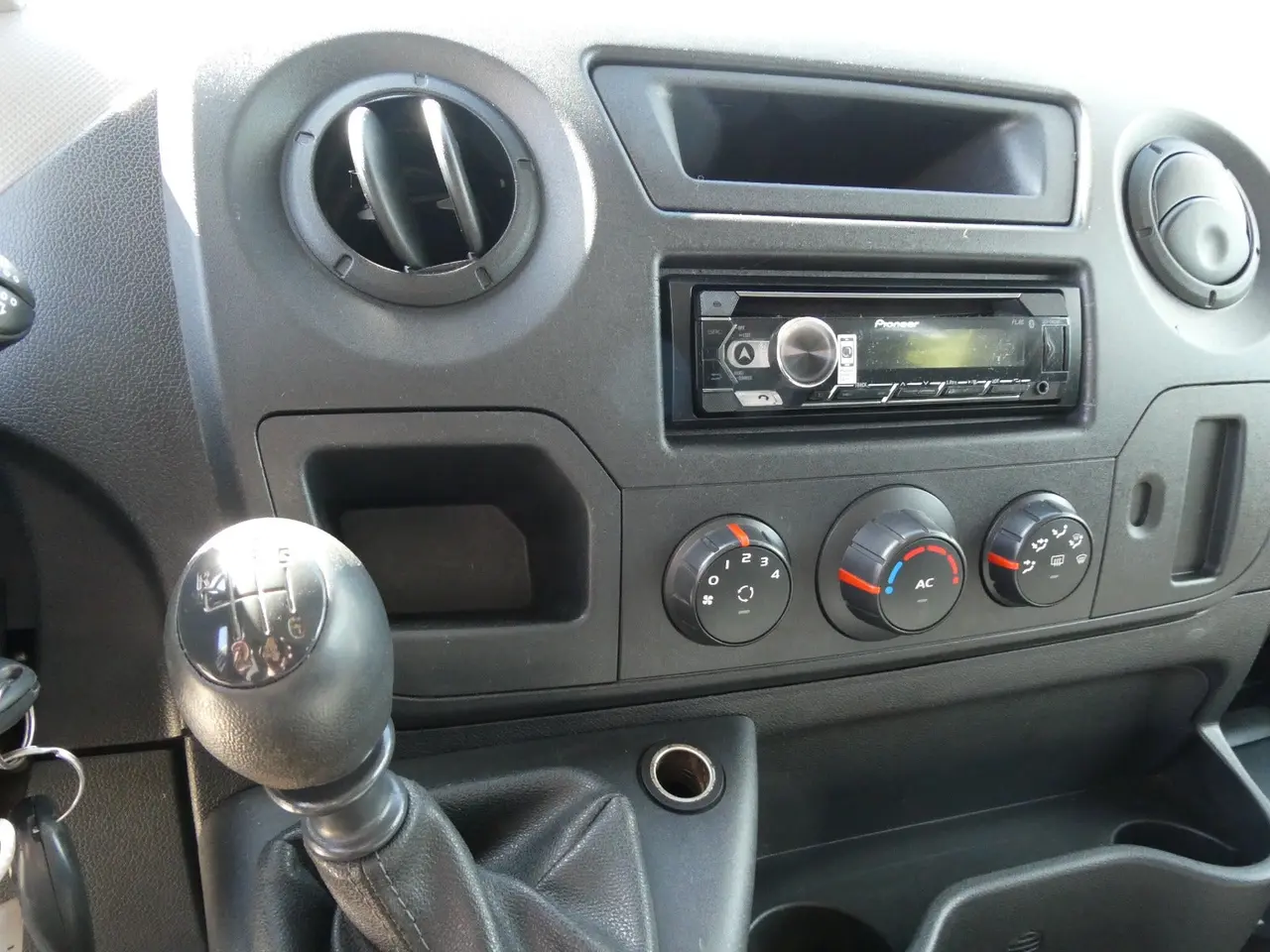 Billede 9 - Renault Master III T35 2,3 dCi 125 Mandskabsvogn m/lad
