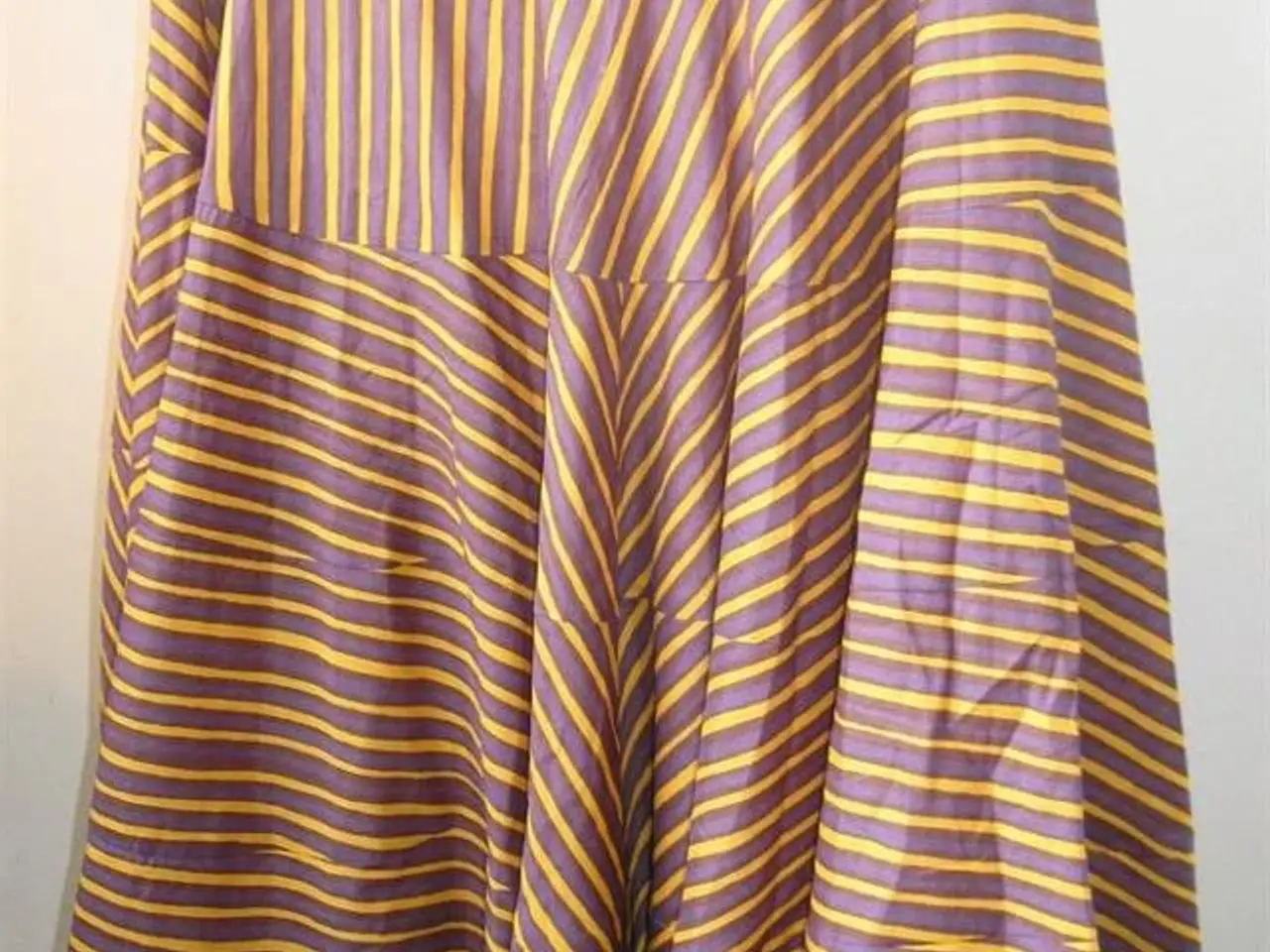 Billede 1 - Marimekko, nederdel, str 38