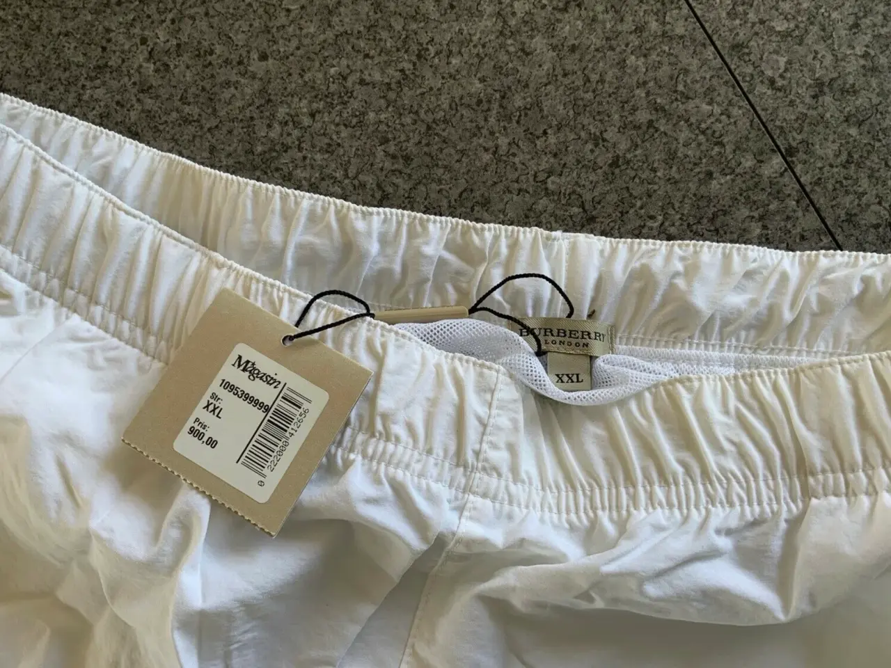 Billede 2 - Burberry Badeshorts