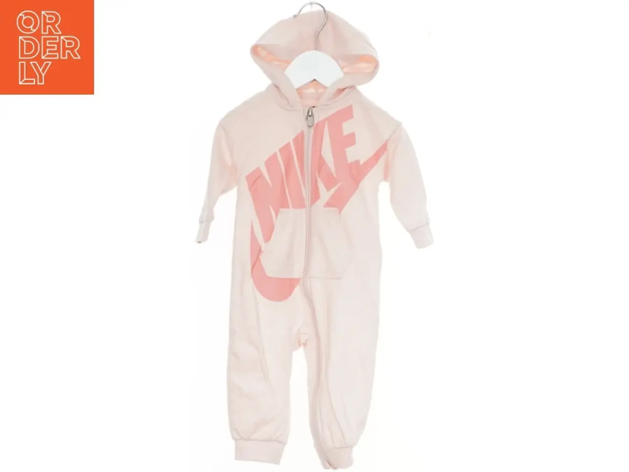 Billede 1 - Lys lyserød Nike heldragt med hætte fra Nike (str. 74)