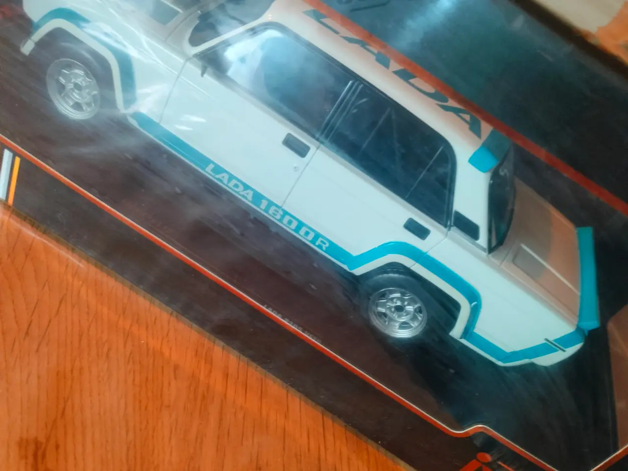 Billede 1 - 1:18 Lada 1600 R / Lada 2105 VTFS