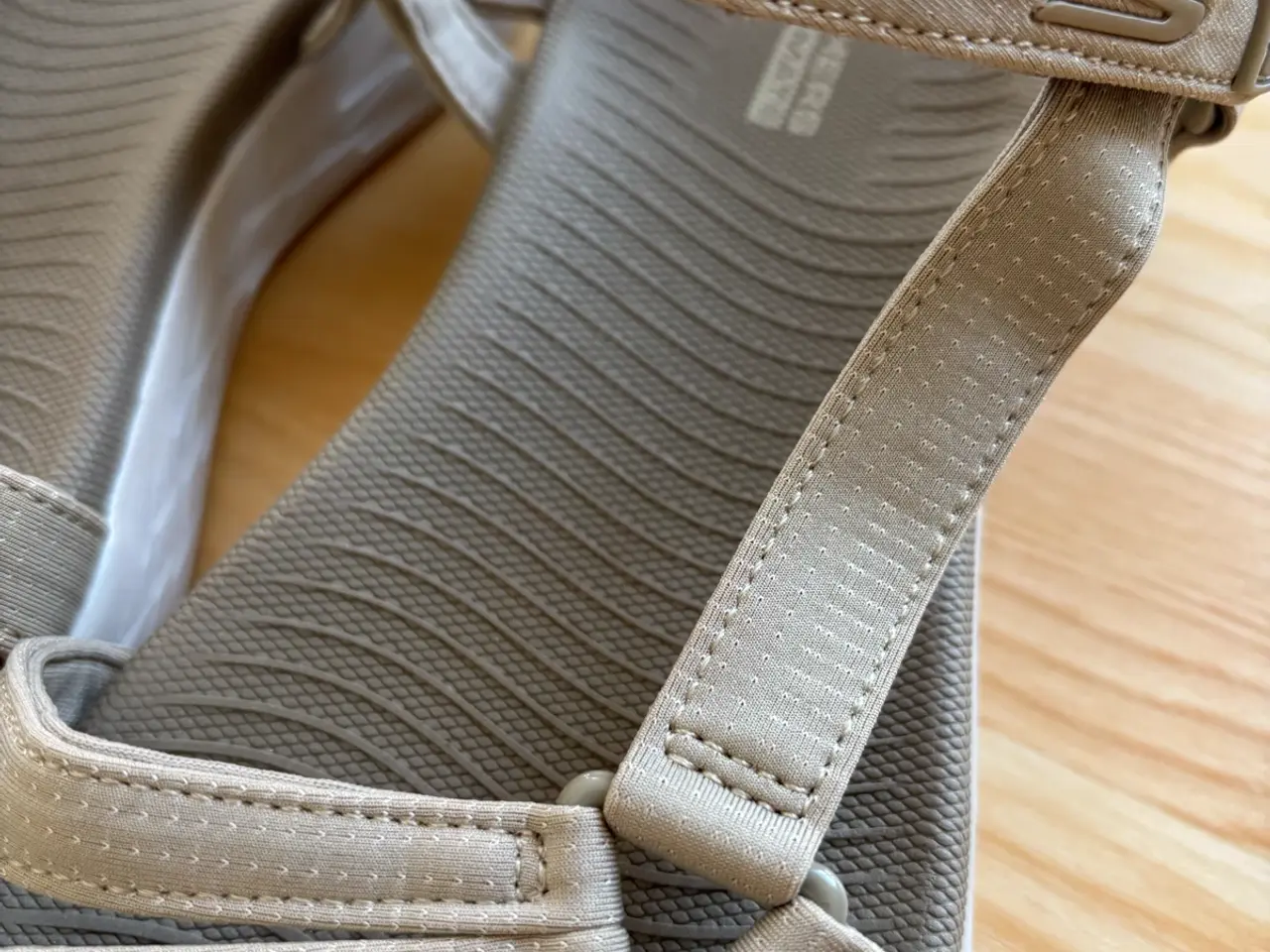 Billede 3 - Skechers Sandal str. 41 lys beige ( brugt 1 gang )