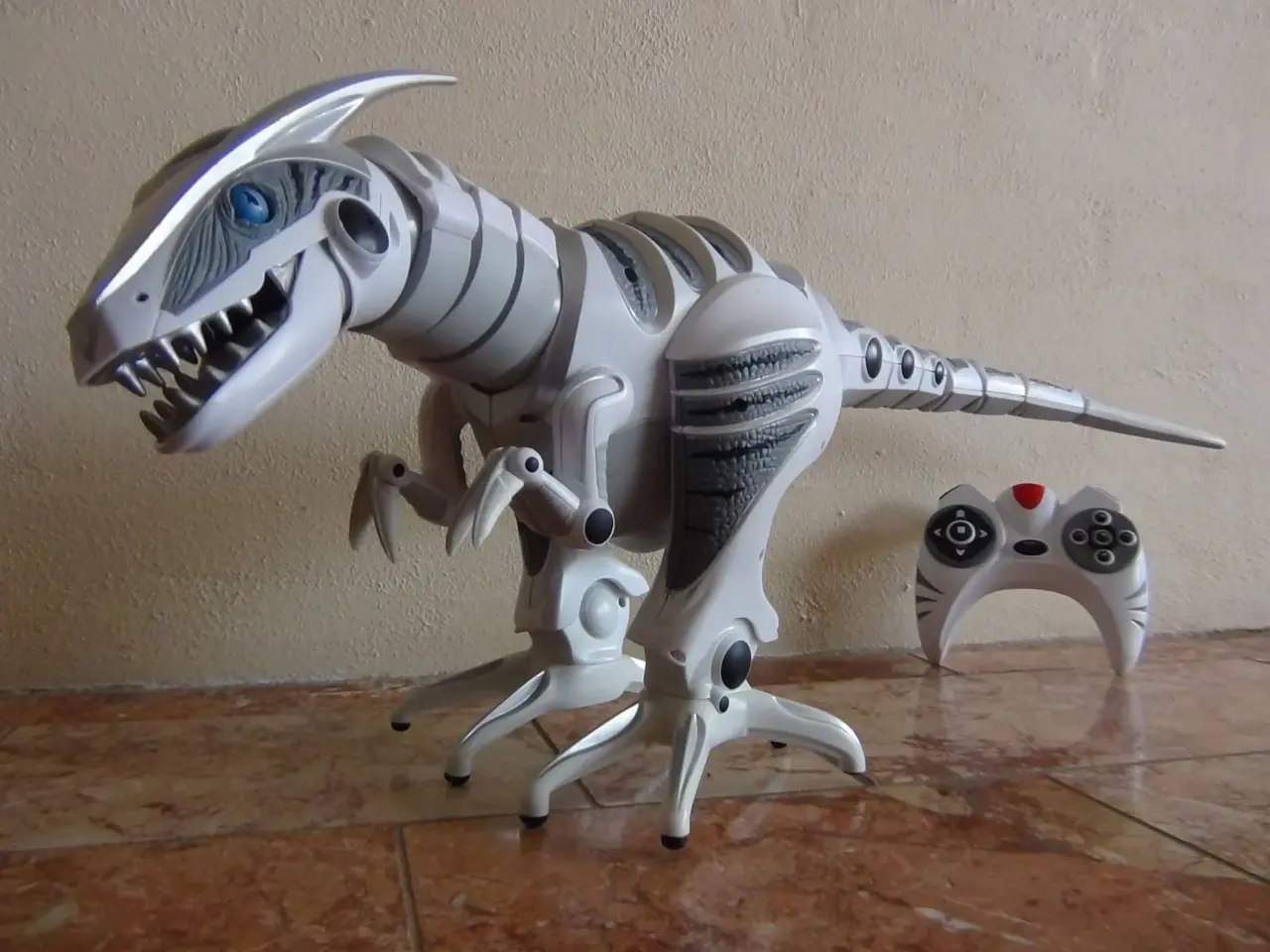 Billede 1 - Dinorobot