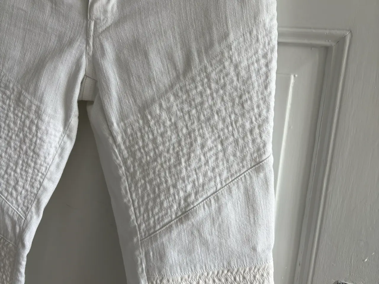 Billede 2 - JustCavalli bukser med flotte detaljer