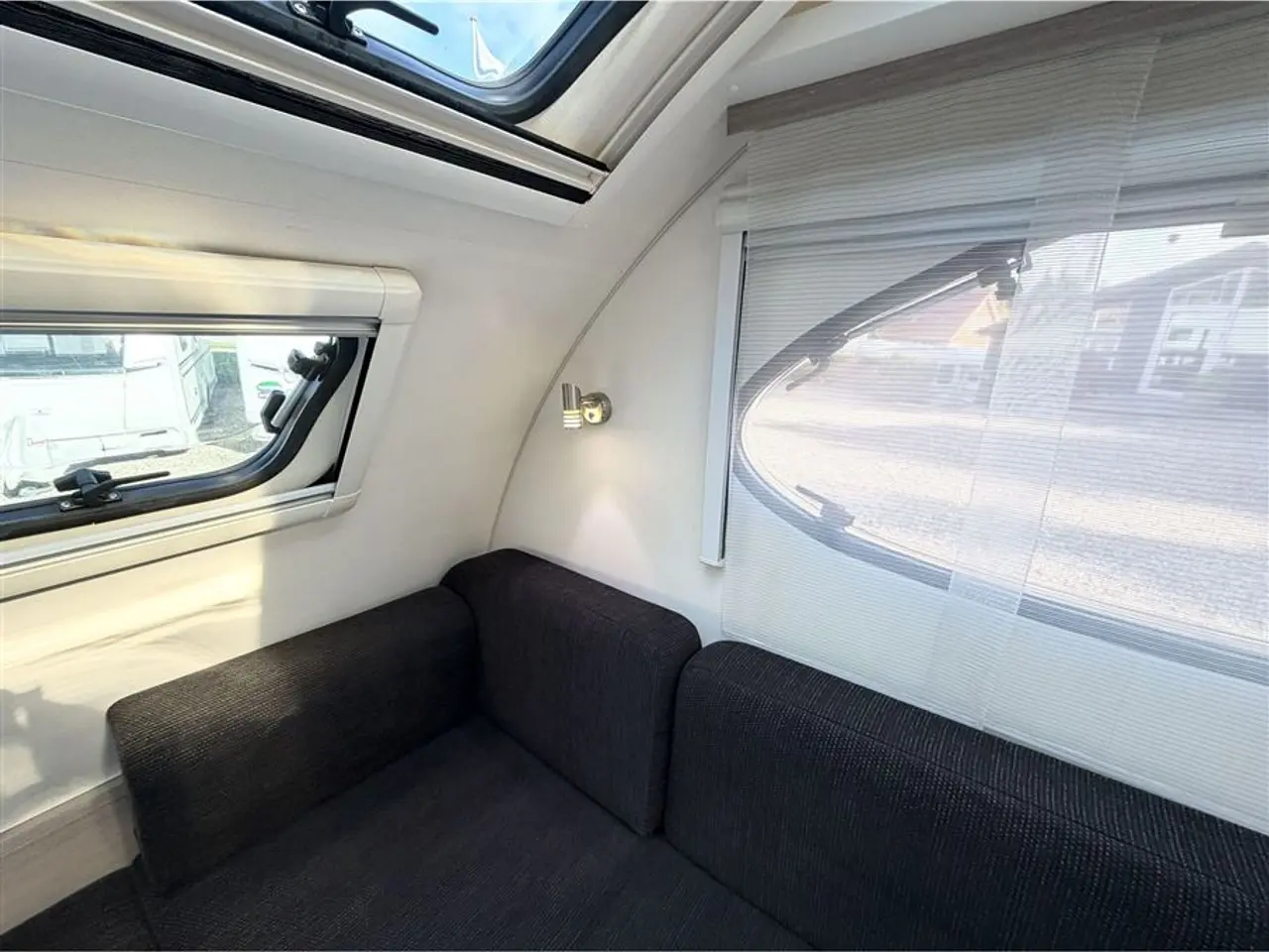 Billede 10 - 2015 - Adria Action 361 LH   Enkeltsenge-Lamel-Mover-Telt