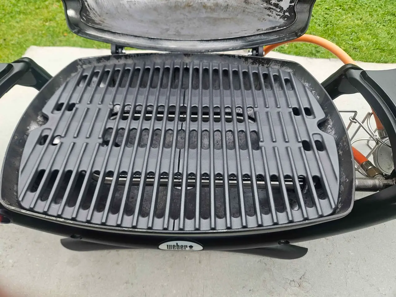 Billede 5 - Weber gasgrill Q1200 - ny brænder , ny rist..
