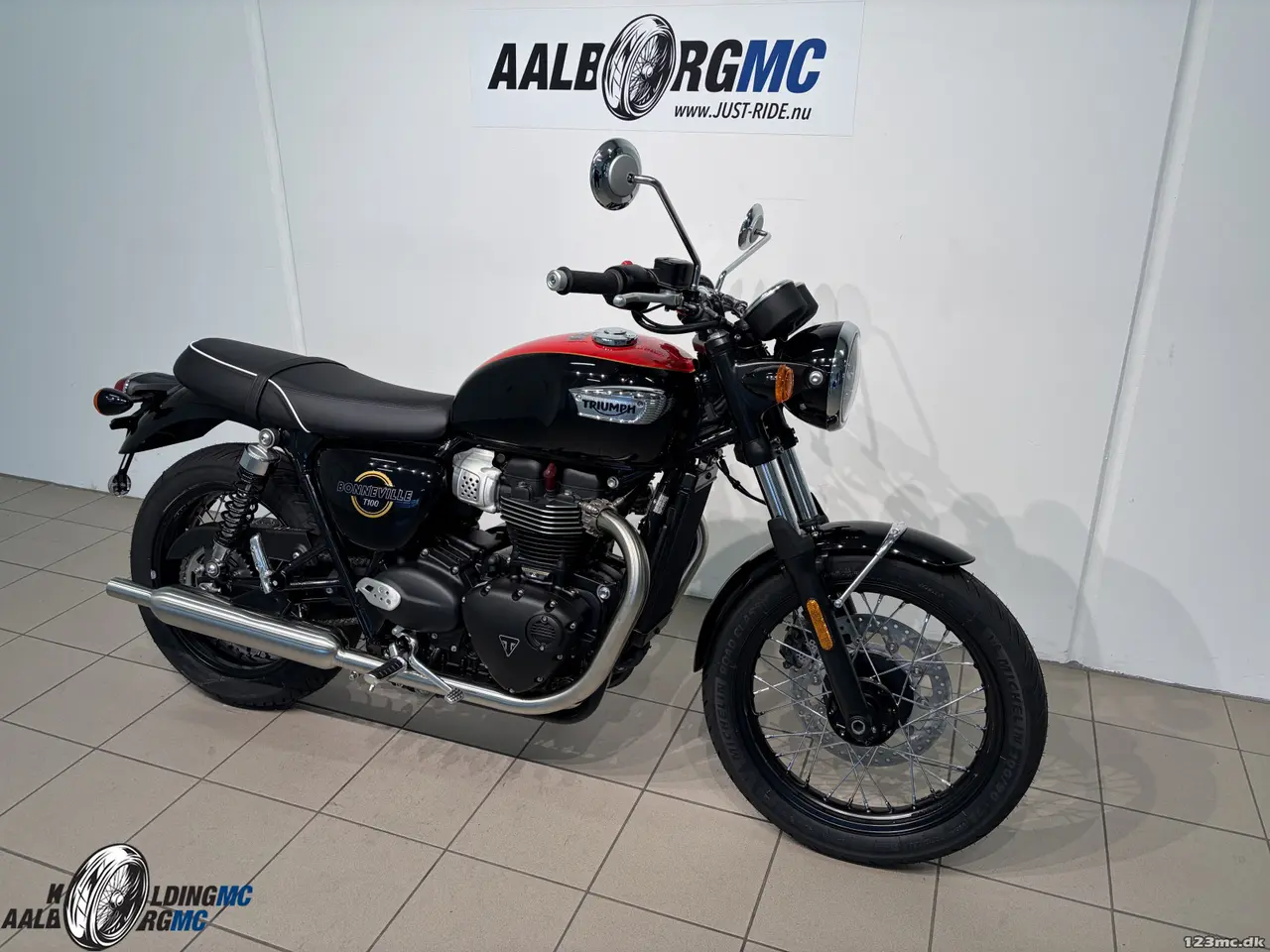 Billede 3 - Triumph Bonneville T 100 Jet Black / Diablo Red