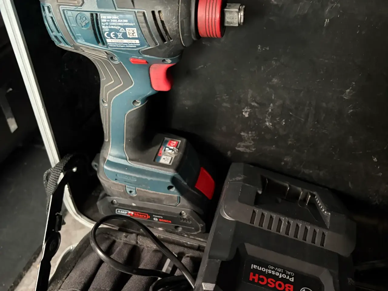 Billede 3 - Bosch akku 18v værktøj med lader og 2x batteri