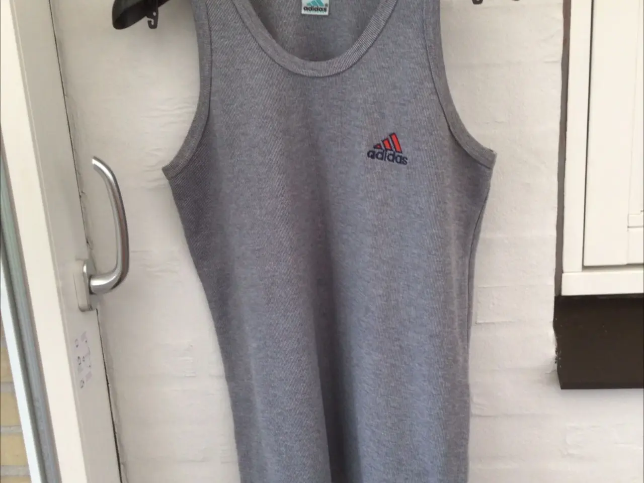 Billede 1 - Top fra Adidas str.m