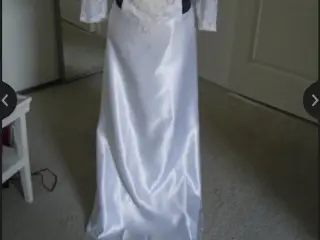 Satin kjole 