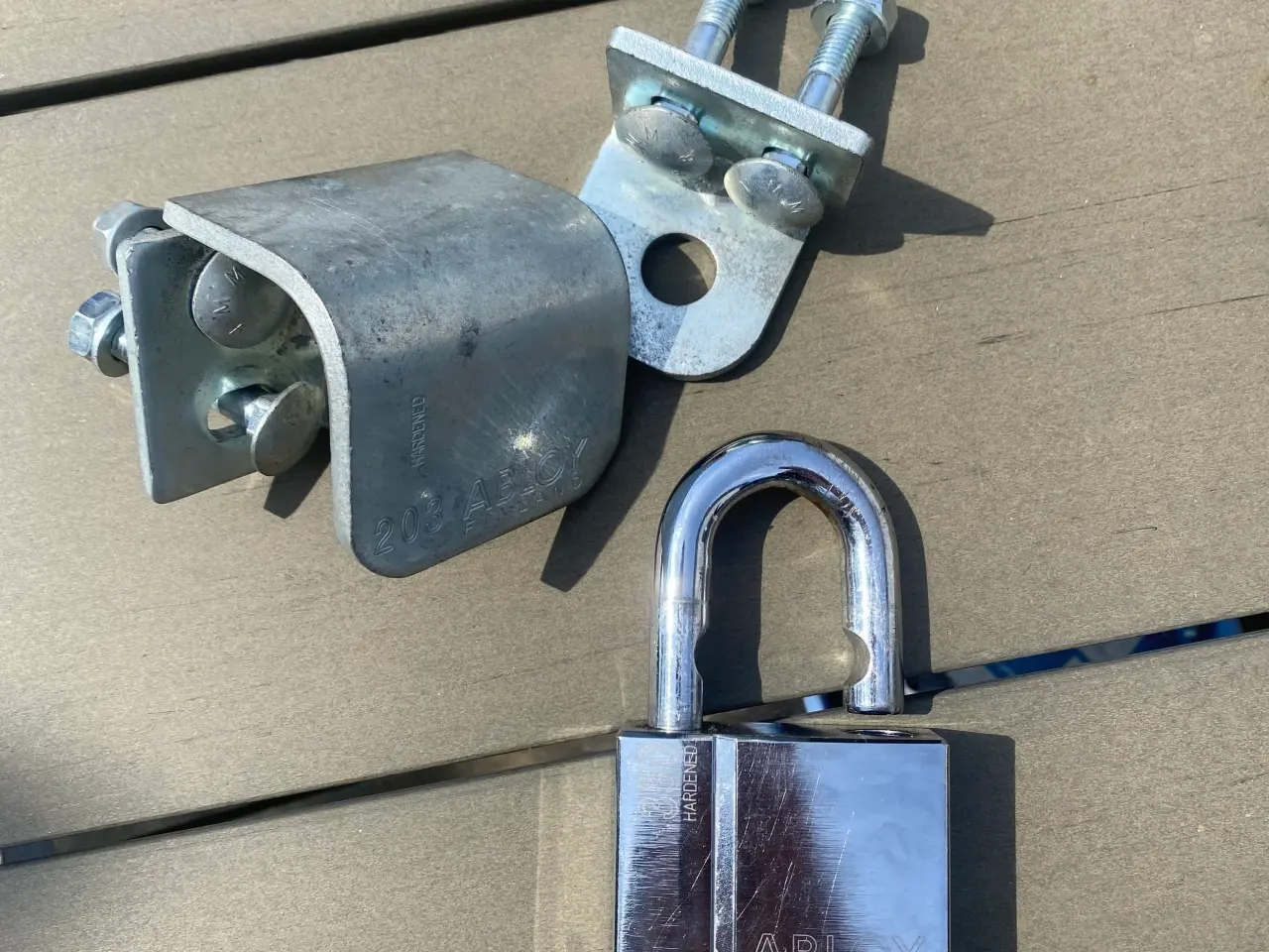 Billede 2 - Kraftigt hængelås-sæt - ABLOY hængelås + beslag