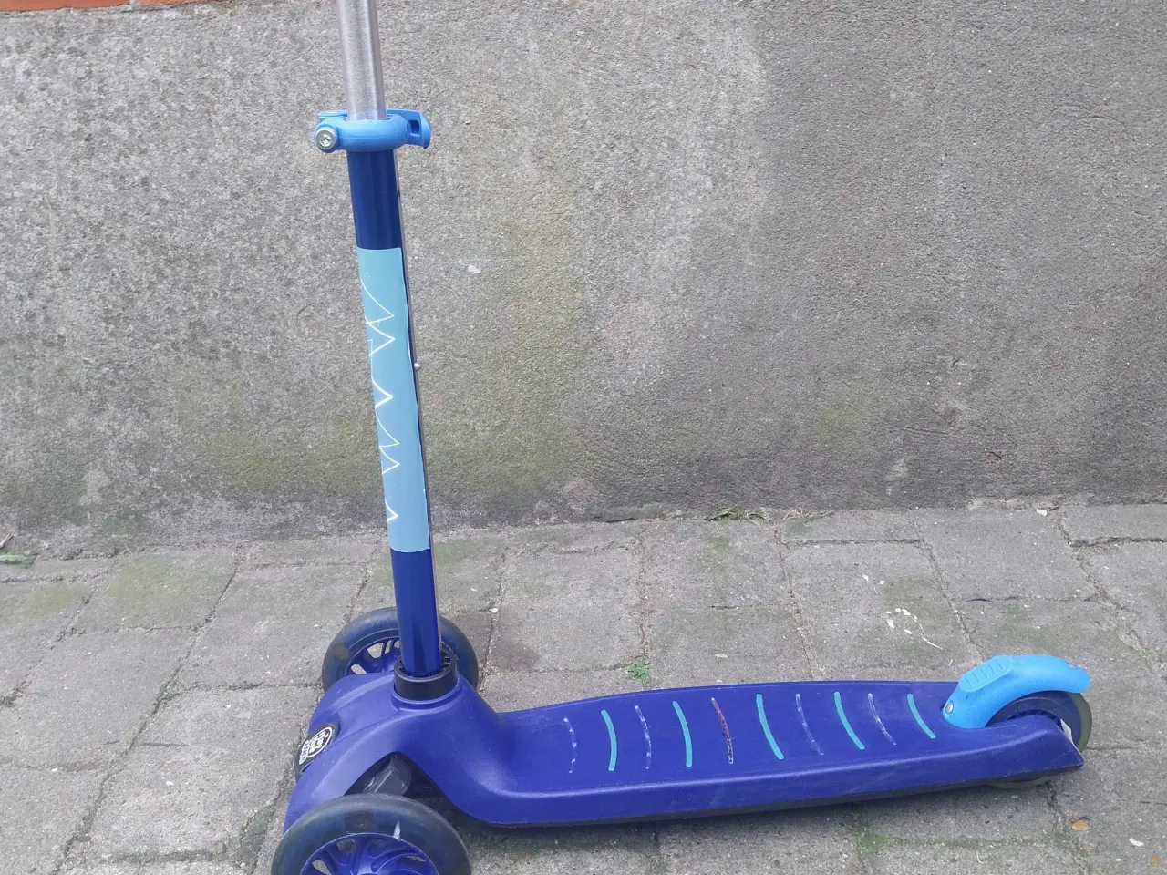 Billede 2 - Playtive junior løbehjul.