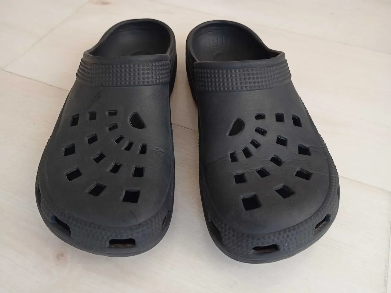 Billede 2 - Crocs gummistræsko