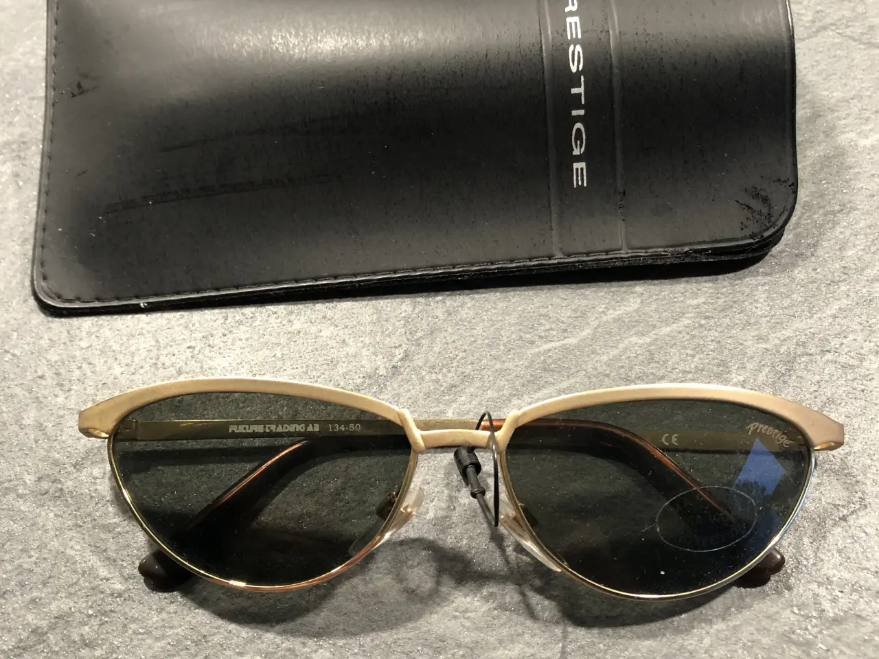 Billede 1 - Prestige solbriller unisex guld