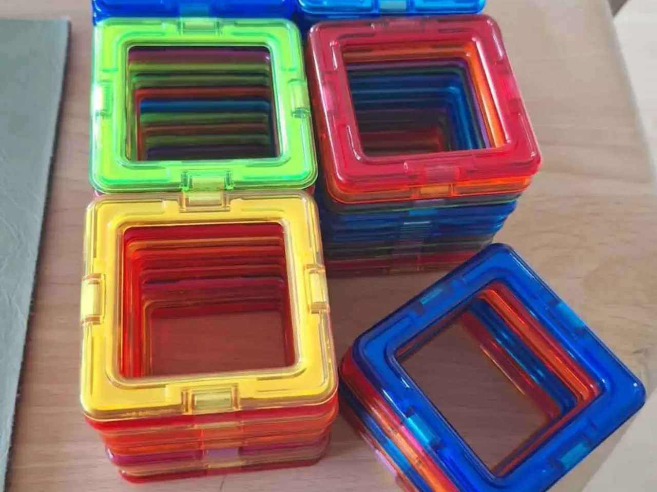 Billede 2 - Magnetiske byggeklodser sælges