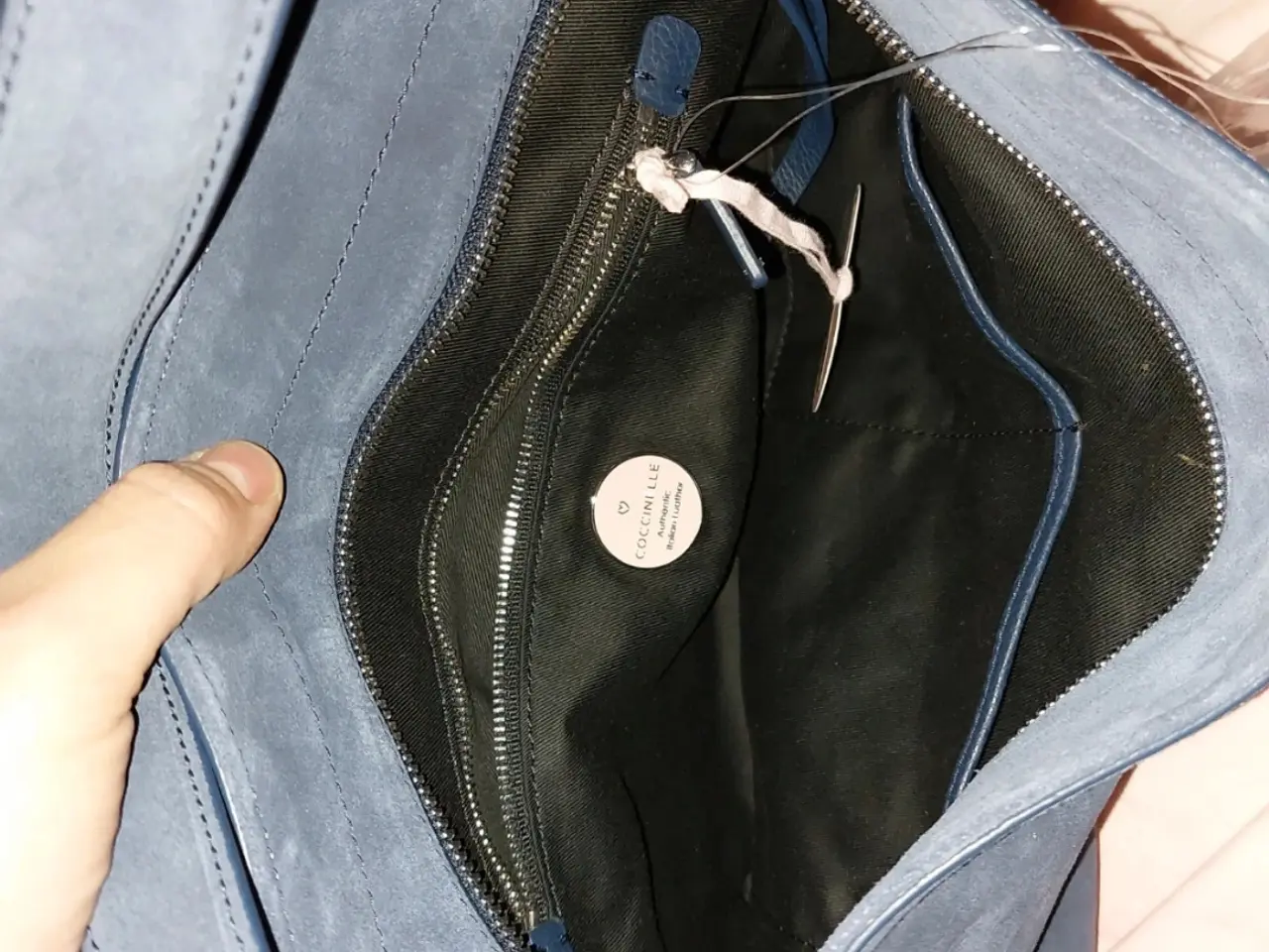 Billede 9 - Ny Coccinelle taske (Marineblå)