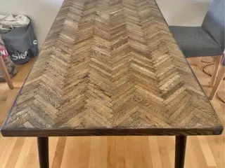 Udgået spisebord fra WoodBySchmidt