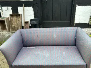 Gammel sofa fra 1950 erne