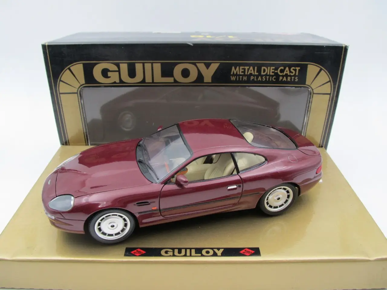 Billede 6 - 1995 Aston Martin DB7 1:18 Fremstår son