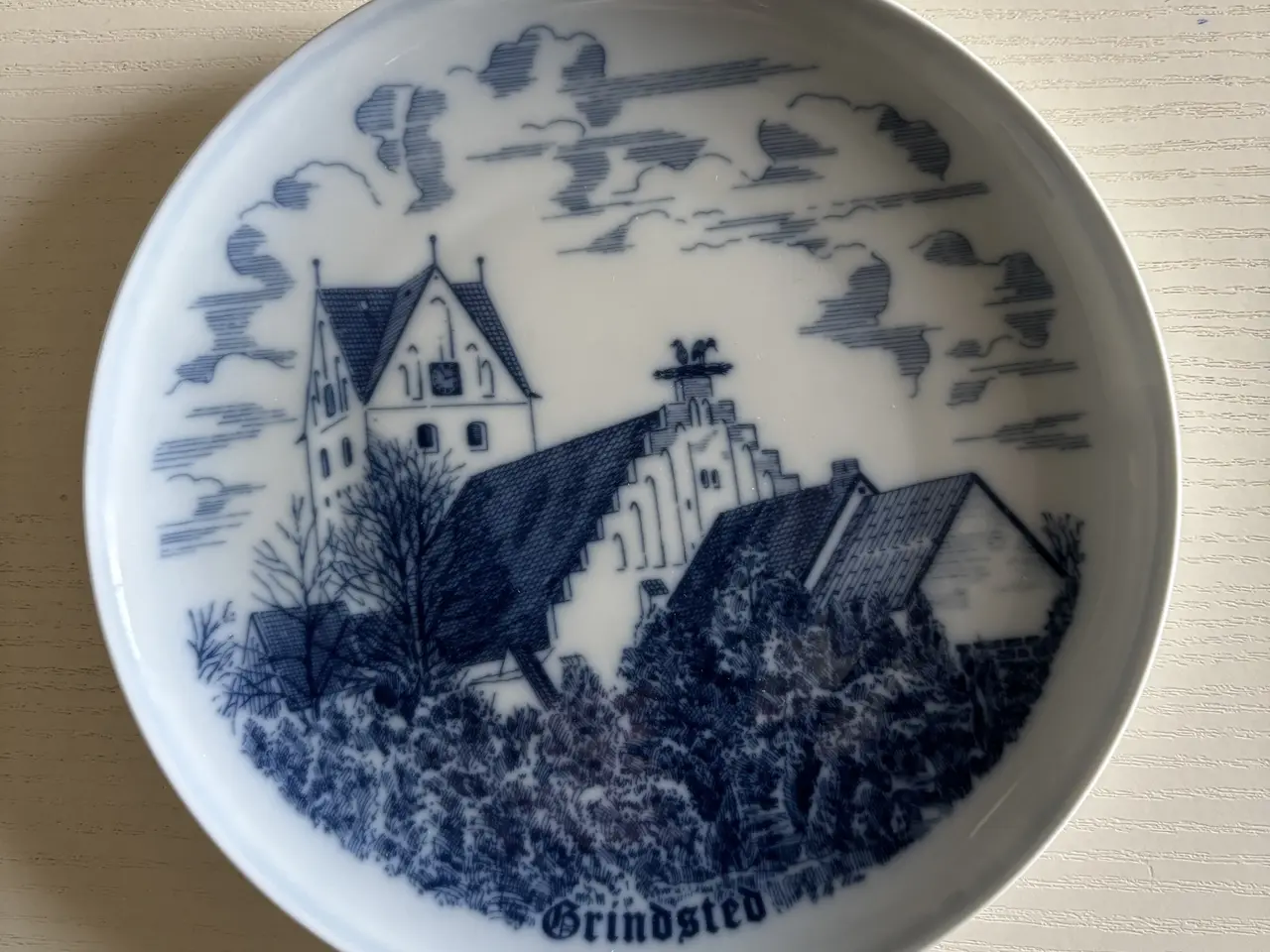 Billede 1 - Kirkeplatte med Urup kirke fra 1994, Millhouse, Da