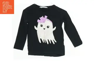 Halloween. Langærmet bluse med spøgelsesmønster fra H&M (str. 98)